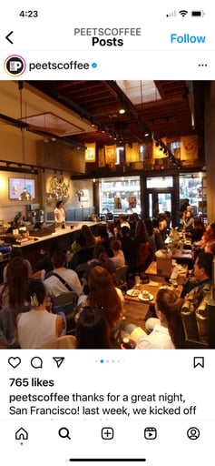A group of people sitting in a restaurant

Description automatically generated