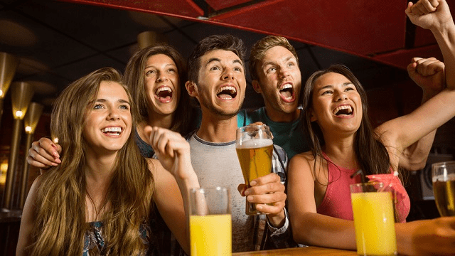How to Capitalize on Sports Bar and Restaurants Promotions