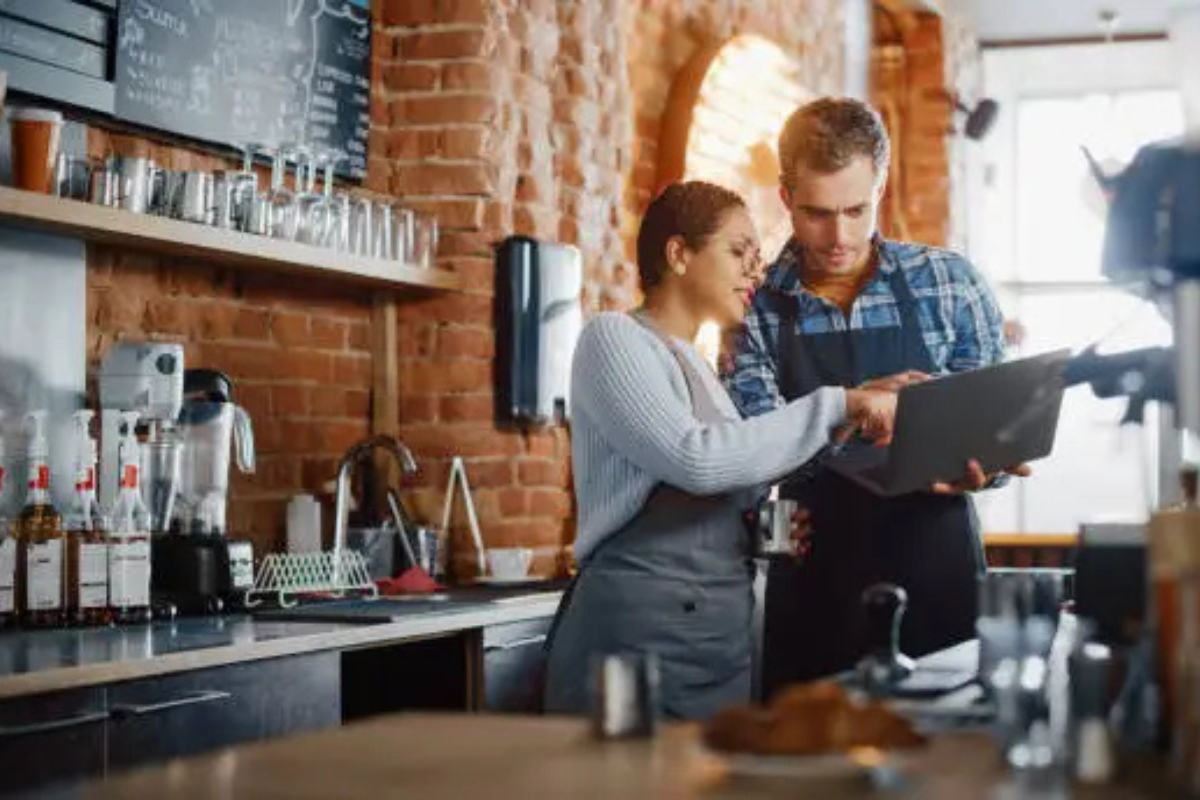 10+ Useful Strategies for Restaurant Staff Management