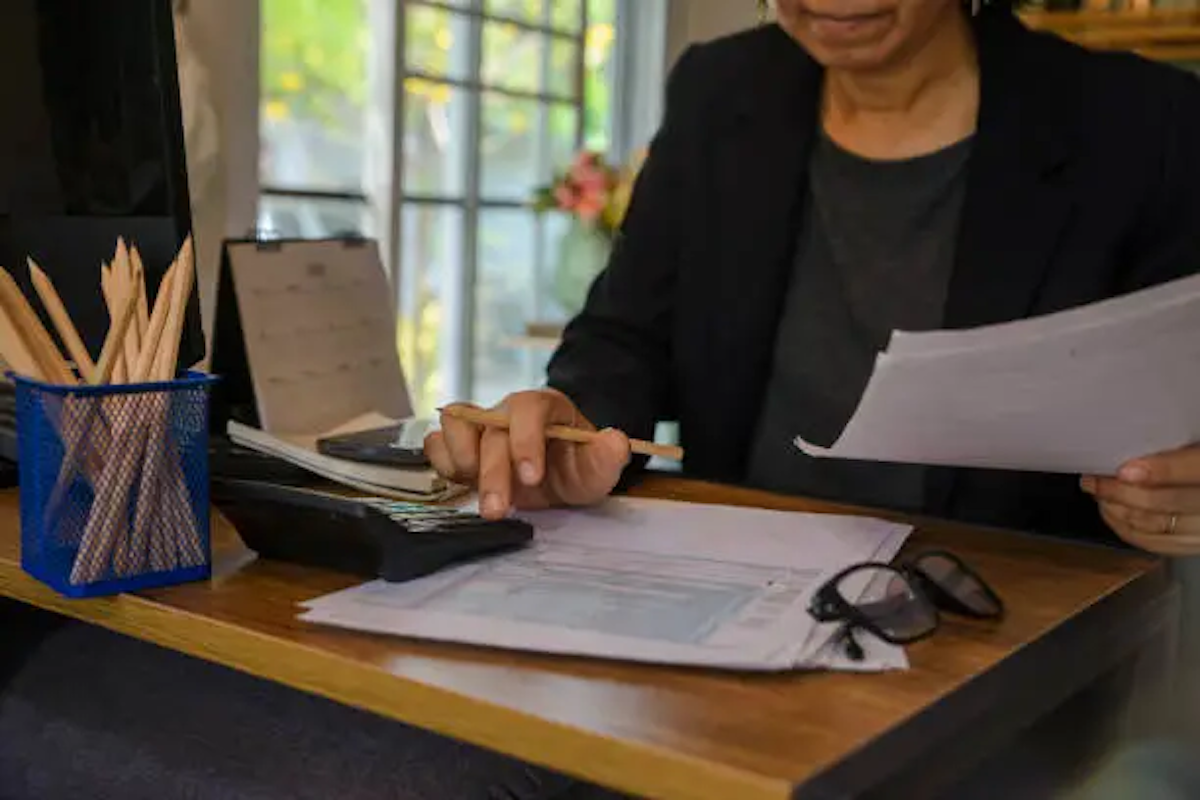 What Is a Revenue Accountant? 9 Insights for Hiring One