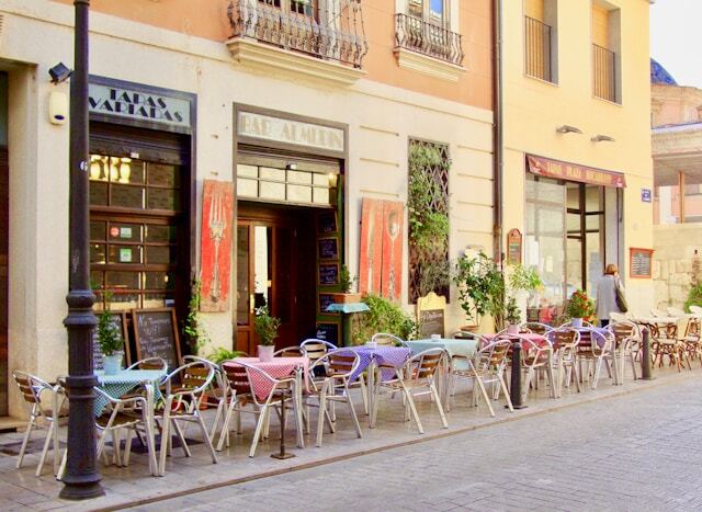What Restaurants Franchise? Opportunities and Costs to Consider in 2027