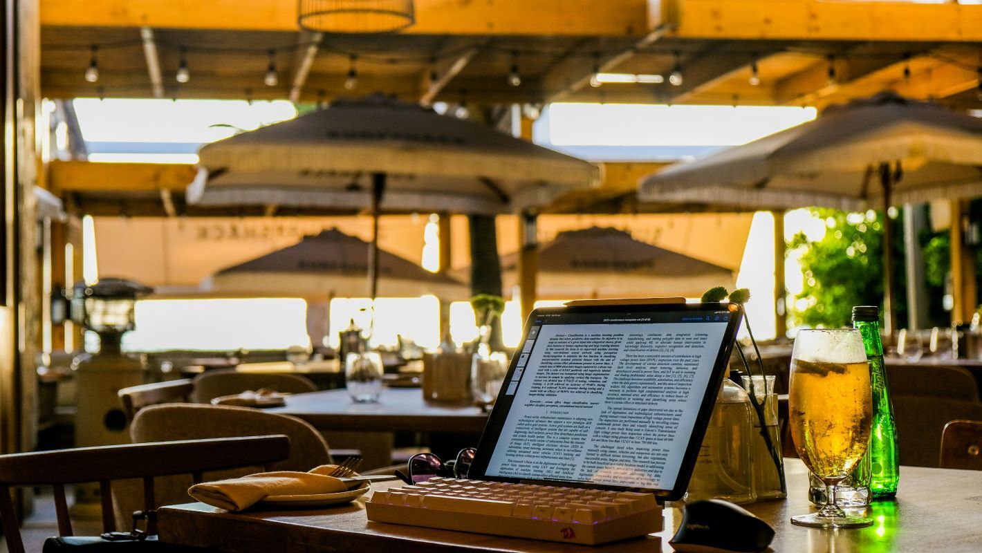 Online Restaurant Booking System: 8 Features Needed to Profit