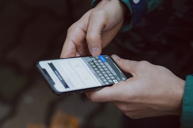 9 Broadcast Messaging Strategies to Maximize Reach & Response