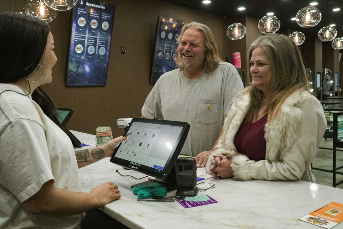 12 Customer Experience Strategist Moves That Increase Retention