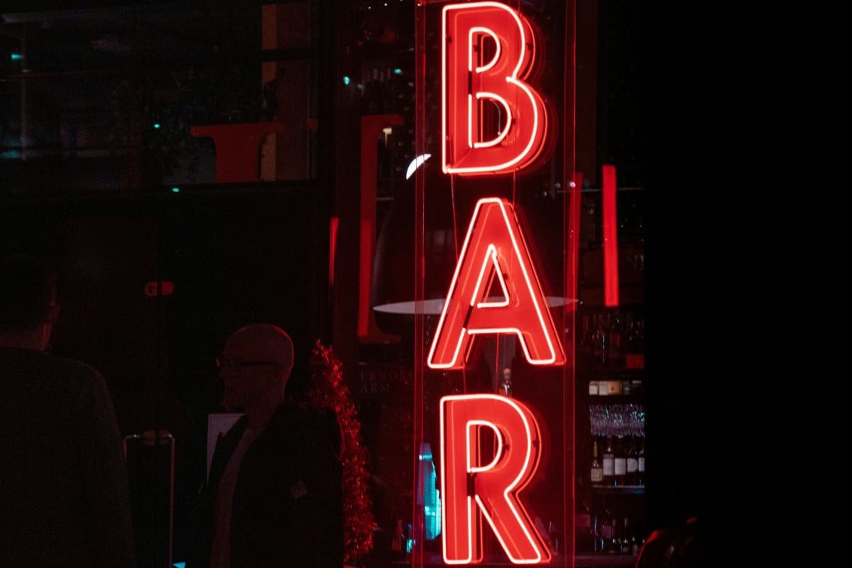 How Do You Start a Bar? 8 Strategies Successful Brands Use