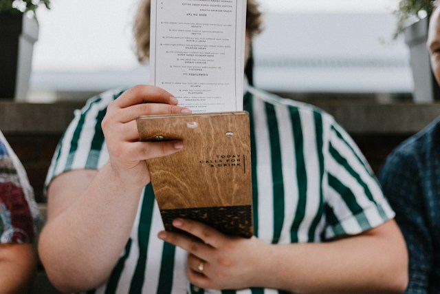 How to Choose and Design a Menu Card Template for Your Restaurant